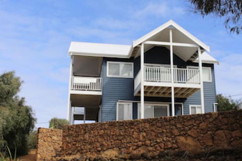 Flinders View Beach House - Geraldton Accommodation 0