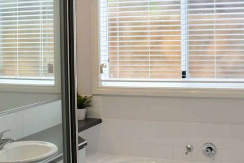 Flinders View Beach House - Geraldton Accommodation 2