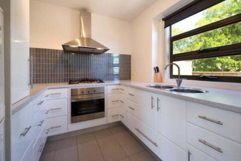 Daydream Cottage - Geraldton Accommodation 2