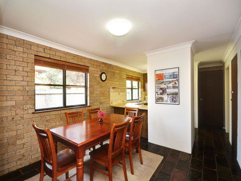 Close To The Main Surf Beach - Geraldton Accommodation 3