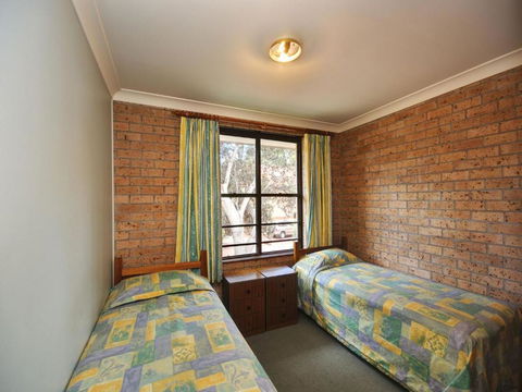 Close To The Main Surf Beach - Geraldton Accommodation 5