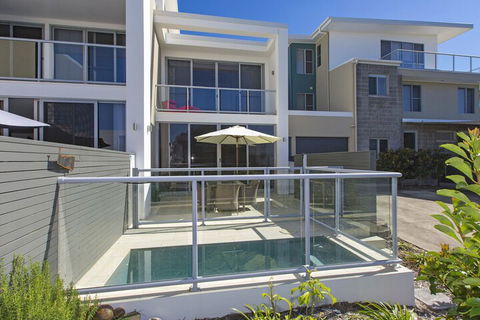 Waves On Kamala 13 - Geraldton Accommodation 2