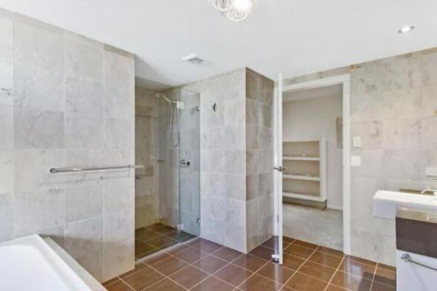 Catalina Luxury 9 - Geraldton Accommodation 4