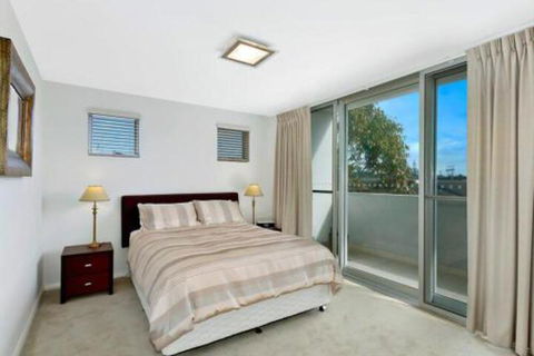 Catalina Luxury 9 - Geraldton Accommodation 3