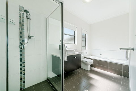 Redcliffe Holiday Accommodation - Geraldton Accommodation 2