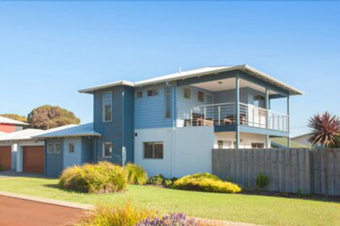 Dolphin Shore - Geraldton Accommodation 0