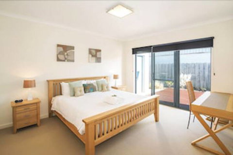 Dolphin Shore - Geraldton Accommodation 1