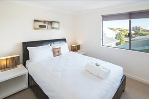Dolphin Shore - Geraldton Accommodation 4