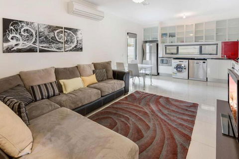 Stillwaters Panoramic View Of Lakes Entrance - Geraldton Accommodation 7