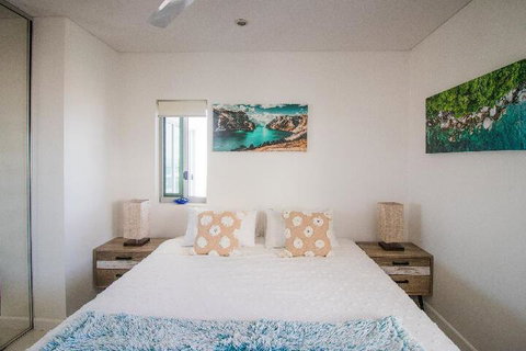 ZEN By THE WATER Darwins Premier Family Retreat - Geraldton Accommodation 2