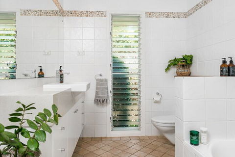 A PERFECT STAY - Byron's Brae - Geraldton Accommodation 6