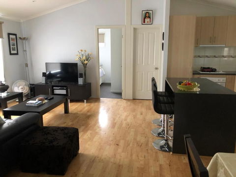 Modern Home Tarwin Lower - Geraldton Accommodation 1