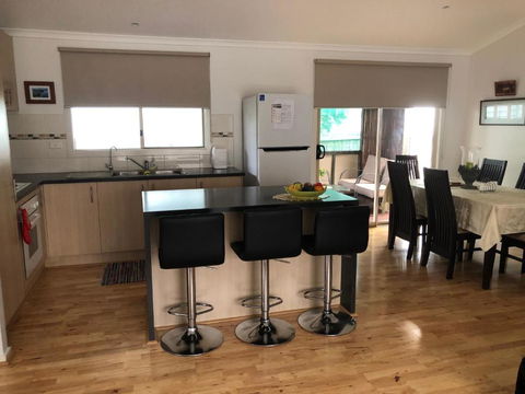 Modern Home Tarwin Lower - Geraldton Accommodation 3