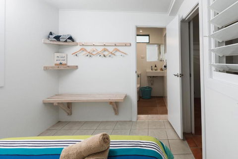 White Waves On The Beach - Geraldton Accommodation 3