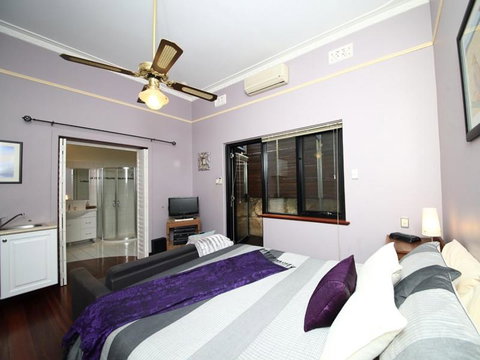 Dawson Accommodation - Geraldton Accommodation 1