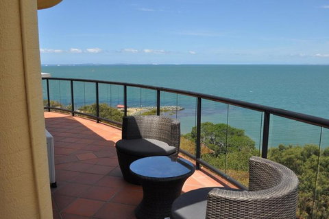 Sunset Sails Redcliffe - Geraldton Accommodation 1