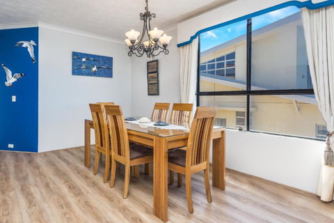 Sunset Sails Redcliffe - Geraldton Accommodation 5