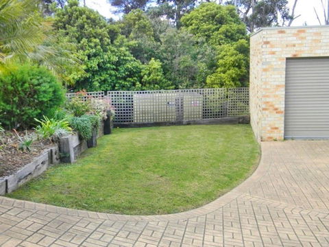 LAKESIDE2 - Geraldton Accommodation 5
