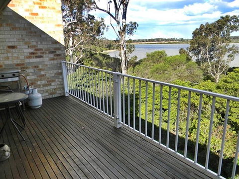 LAKESIDE2 - Geraldton Accommodation 6