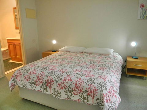 LAKESIDE2 - Geraldton Accommodation 4