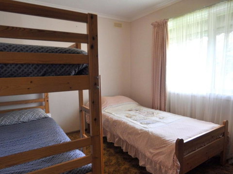 RETRO RETREAT INLET SIDE - Geraldton Accommodation 2