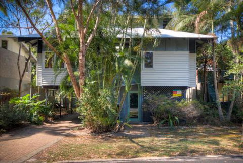 6 Satinwood Drive Rainbow Shores Stylish Beach House Free WiFi - Geraldton Accommodation 4