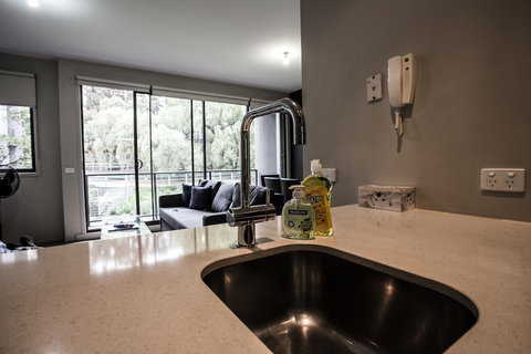 ReadySet Apartments On Altona - Geraldton Accommodation 6