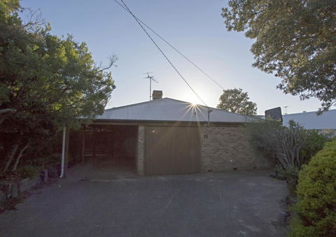 LOCKINGTON - Geraldton Accommodation 2