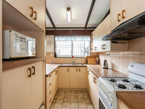 OCEAN SOUNDS Anglesea - Geraldton Accommodation 3