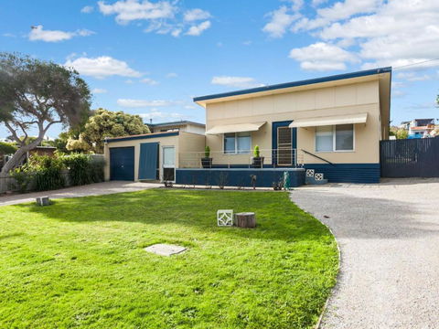 OCEAN SOUNDS Anglesea - Geraldton Accommodation 1