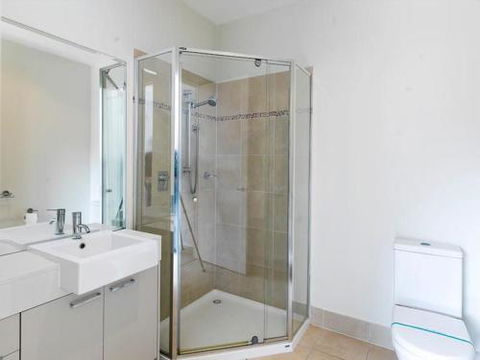ONE LEVEL At BROADBEACH RESORT - Geraldton Accommodation 3