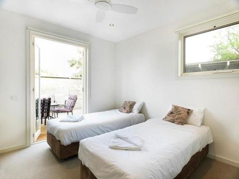 ONE LEVEL At BROADBEACH RESORT - Geraldton Accommodation 6