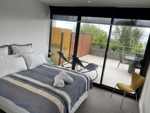 LORNE CHALET APARTMENT 36 Central Location - Geraldton Accommodation 4