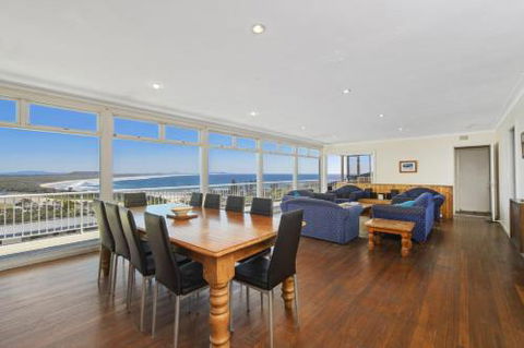 La Mer 19 Dulconghi Street - Geraldton Accommodation 1