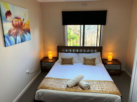 The Gazebo Place - Spacious 4 Bedroom Near Murray River - Geraldton Accommodation 6