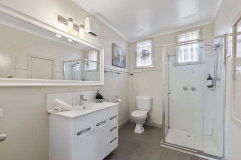 The Gazebo Place - Spacious 4 Bedroom Near Murray River - Geraldton Accommodation 4