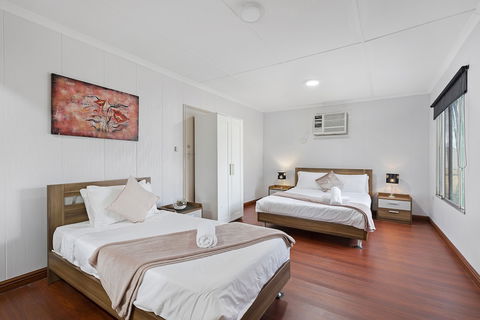 The Gazebo Place - Spacious 4 Bedroom Near Murray River - Geraldton Accommodation 3