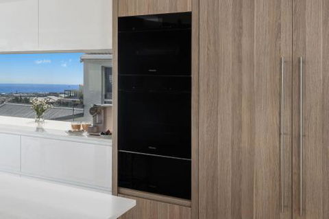 Sea La Vie #2 Luxury Apartment In Coffs Harbour Jetty With Pool Views & Walking Distance To The Beach! - Geraldton Accommodation 3