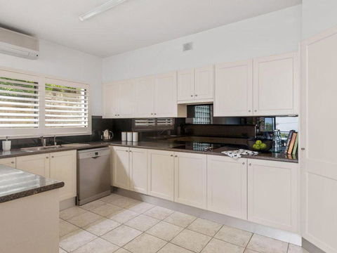 La CimaatNelson Bay - Geraldton Accommodation 6