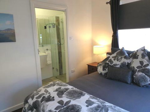 NEW Winston Cottage Leura Views & Location - Geraldton Accommodation 4