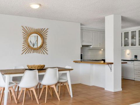 EAST COAST ESCAPES Byron Beachfront - Geraldton Accommodation 4