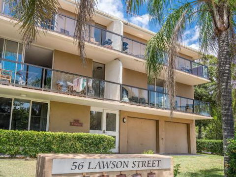 EAST COAST ESCAPES Byron Beachfront - Geraldton Accommodation 6