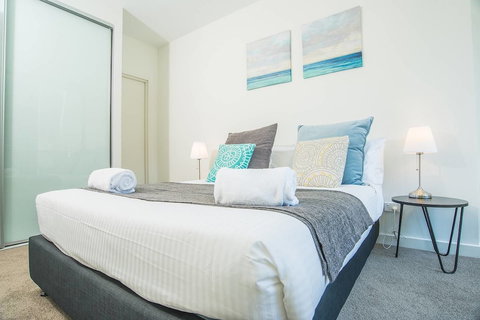 Modern And Chic Apartment Next To Parramatta Station - Geraldton Accommodation 4