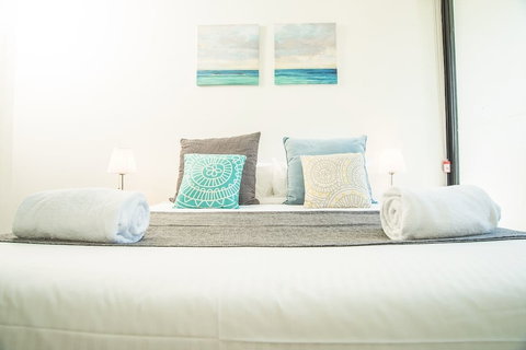 Modern And Chic Apartment Next To Parramatta Station - Geraldton Accommodation 0