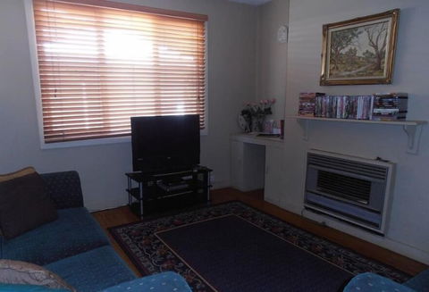 Lilly May Cottage - Geraldton Accommodation 3