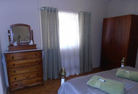 Lilly May Cottage - Geraldton Accommodation 1