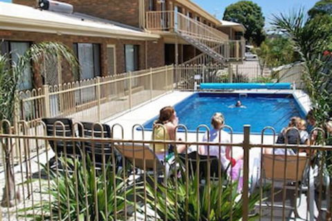 Allambi Holiday Apartments - Geraldton Accommodation 6