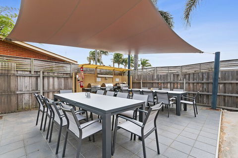 Allambi Holiday Apartments - Geraldton Accommodation 2