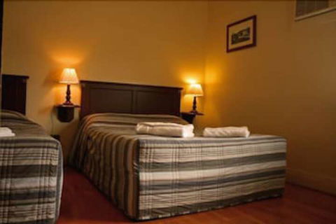 Canungra Hotel - Geraldton Accommodation 4
