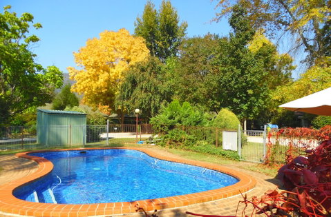 Bright Highland Valley Cottages - Geraldton Accommodation 1